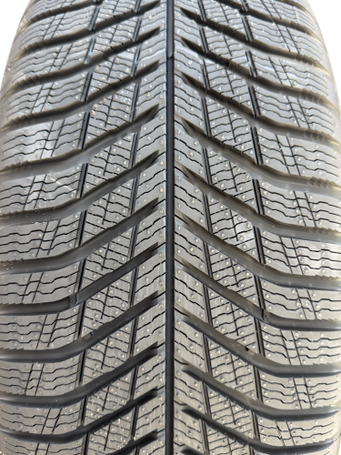 Hankook Winter icept evo 4 SUV W340A 275/50R20 113V